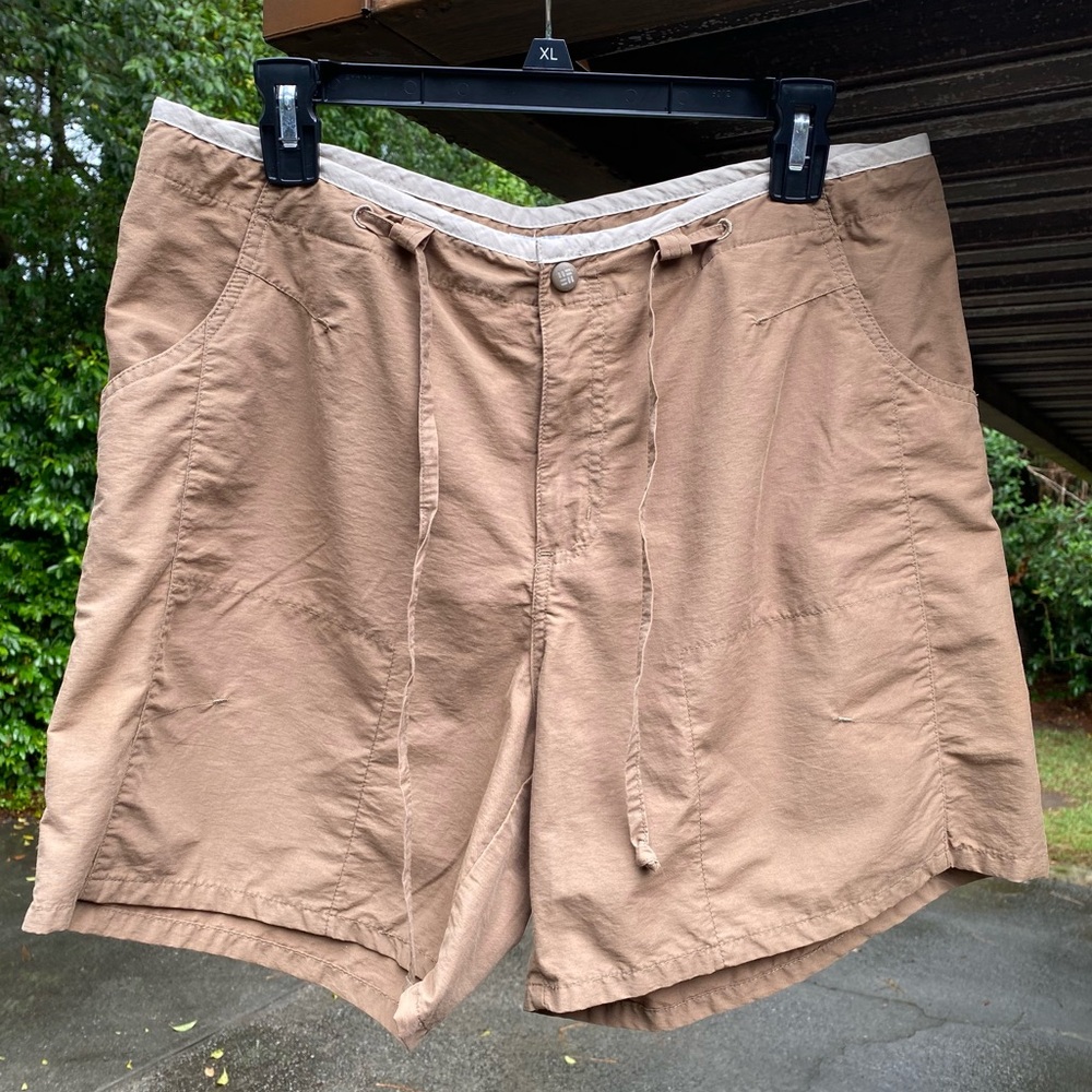 Columbia Casual shorts in brown